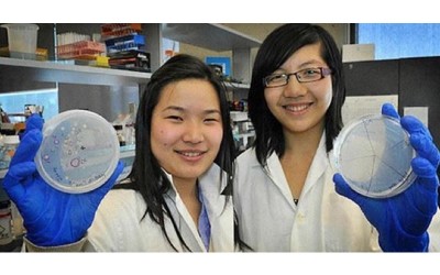 19歲華裔女孩找出天然的「塑膠分解法」  超猛演講連「比爾蓋茲」也搶著聽  發明市值高達5千萬