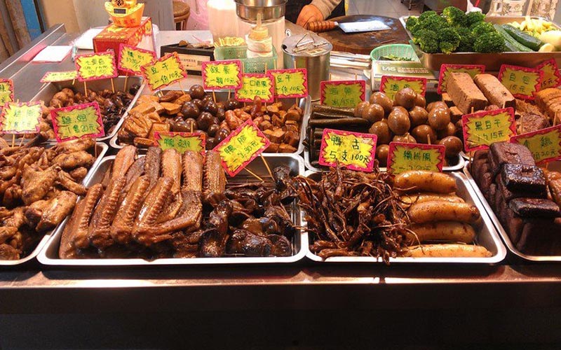 好貼心？觀傳局為世運準備百大小吃外語菜單曝光，網友笑噴：滷味直翻「Luwei」是哪招喇XD！