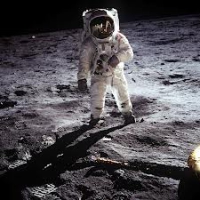極機密檔案:阿姆斯壯登陸月球的祕辛。