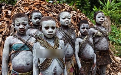 他們是非洲最矮小的「袖珍民族」，八歲就可以懷孕生小孩  還曾被認為吃了族人的ＧＧ能壯陽