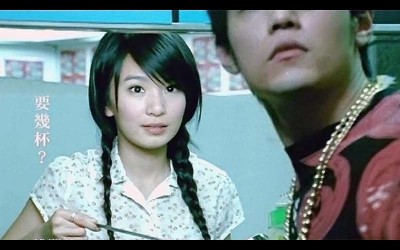 10年前周杰倫《退後》MV裡的清純女孩田馥甄演變成了現在的「甄哥」