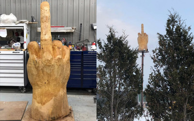 大叔超不爽被地方政府針對  十年後他決定花12萬送上「超巨大中指雕刻」抗議
