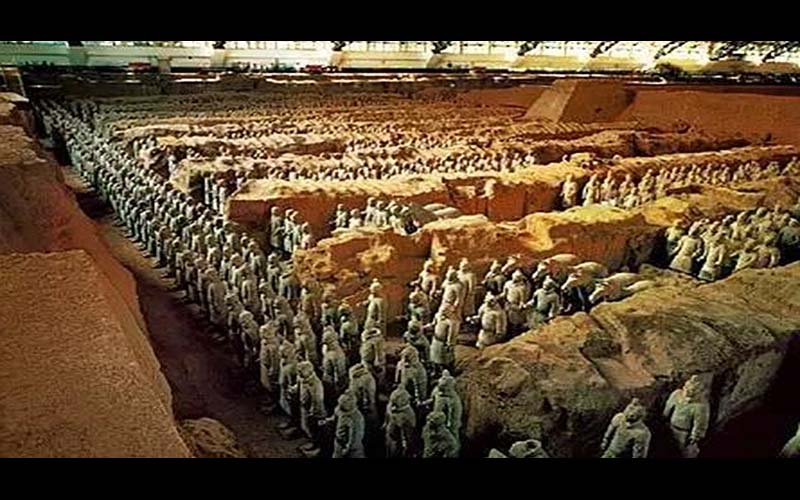 秦始皇陵藏著許多寶藏，為何至今都不敢挖掘！原來1974年的挖掘隊看到恐怖的一幕！