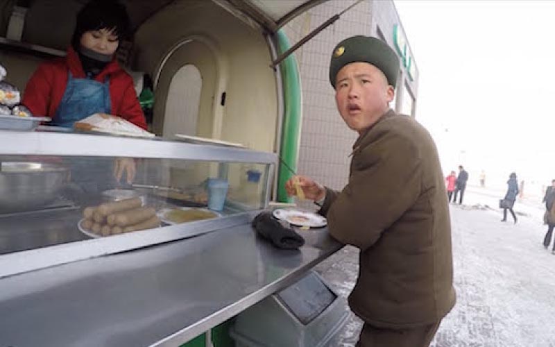 揭神秘面紗！他實際體驗「平壤庶民小吃」拍攝到超乎大家想像的北韓