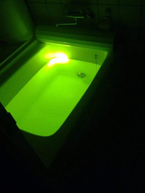 自製《摩鐵風呂》只要一根螢光棒就能讓浴室大大大變身！！-6
